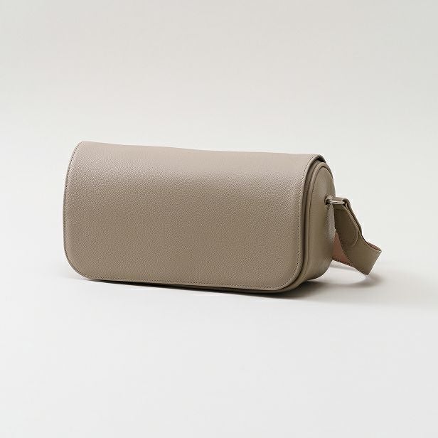 サンドベージュ