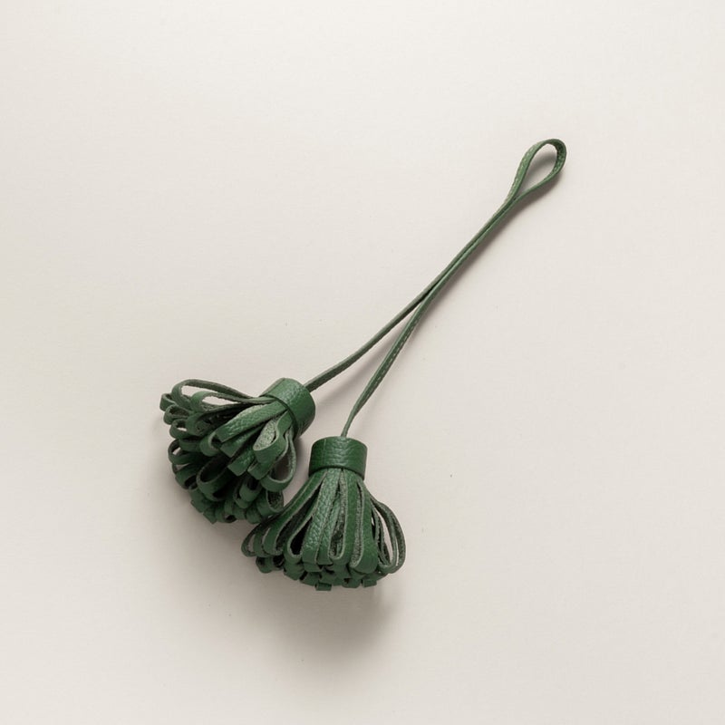 ループタッセル バッグチャーム