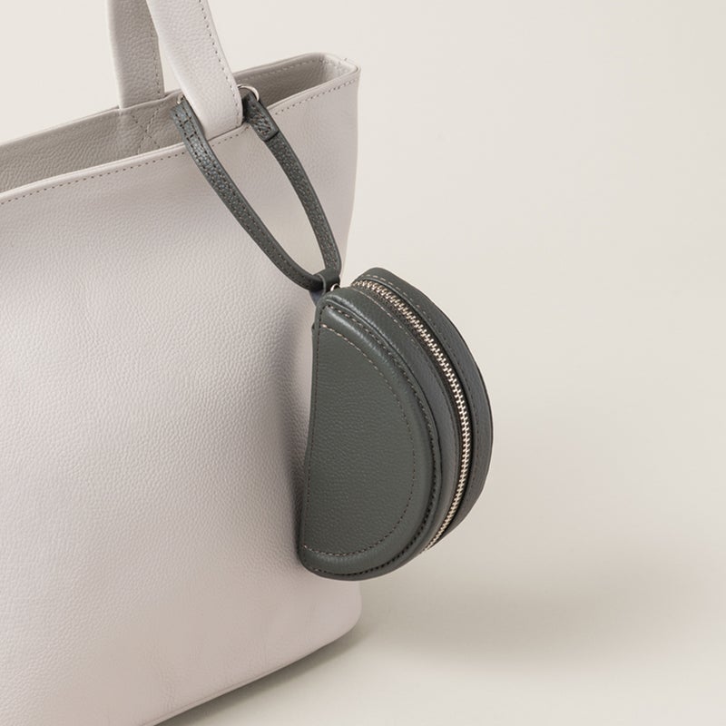 半月型チャームポーチ